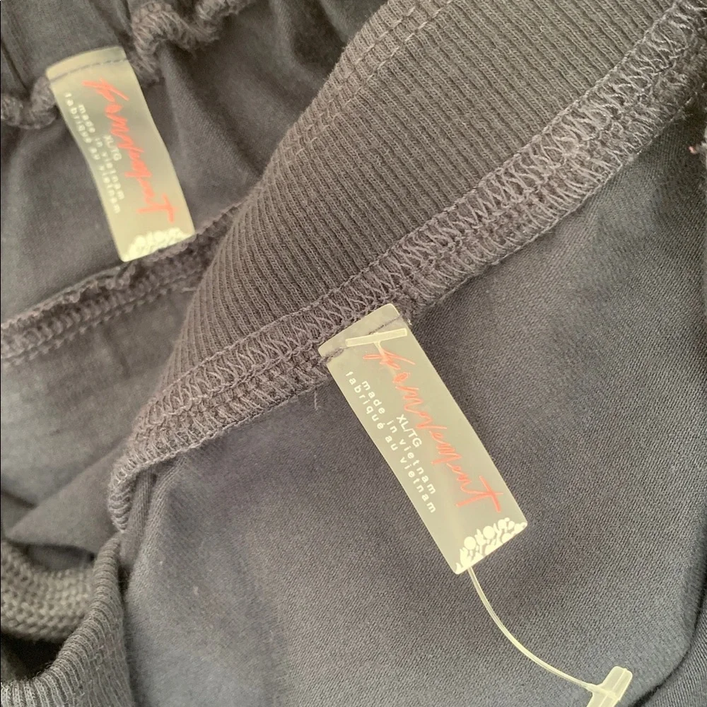 Free People MOVEMENT SET Hot Shot Easy Shorts & Long Sleeve Top Navy Blue NWOT - Picture 7 of 8